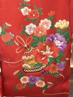 LG-UG01、袖の花と手毬