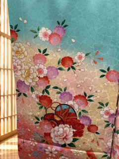 LG-UG02、桃色の地色と袖の花柄