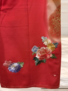 LG-UG04、前面の裾の花柄